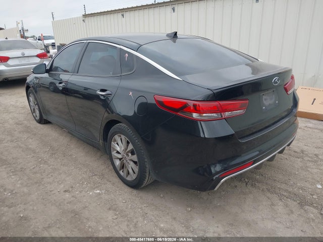 KIA Optima S 2018 5XXGT4L34JG206182 Image 3