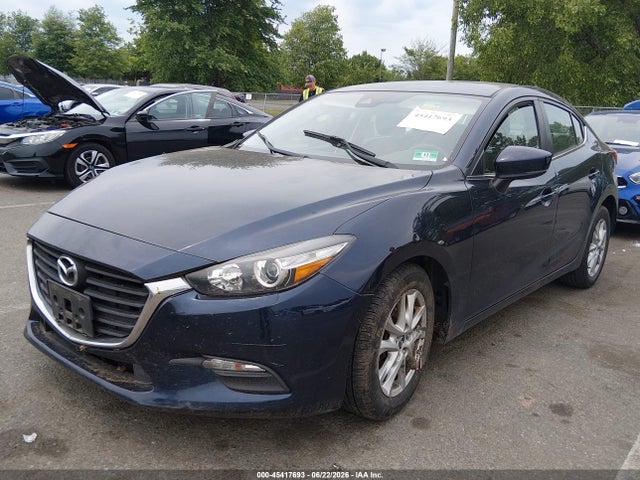 Mazda Mazda3 Sport 2018 3MZBN1U7XJM261817 Image 2