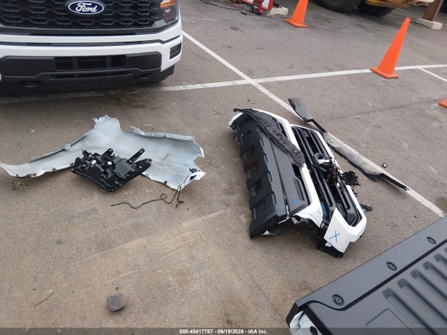 45417757 :رقم المزاد ، 3TYKD5HN3TT039973 vin ، 2026 Toyota Tacoma Sr مزاد بيع