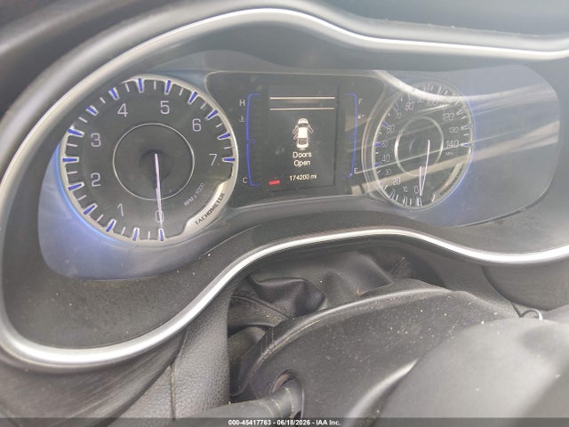 Продаж на аукціоні авто 2015 Chrysler 200 Limited, vin: 1C3CCCAB1FN557795, номер лоту: 45417763