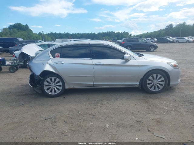 1HGCR3F9XEA022469 Honda Accord Touring
