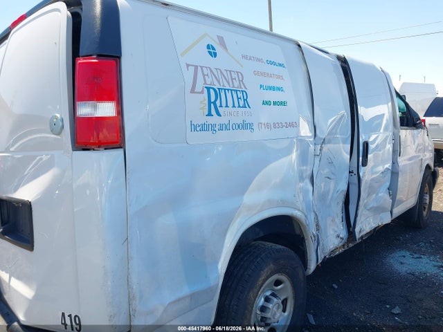 45417960 :رقم المزاد ، 1GCWGAFP5J1335752 vin ، 2018 Chevrolet Express 2500 Work Van مزاد بيع
