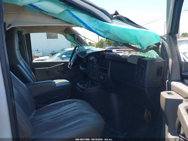 45417960 :رقم المزاد ، 1GCWGAFP5J1335752 vin ، 2018 Chevrolet Express 2500 Work Van مزاد بيع