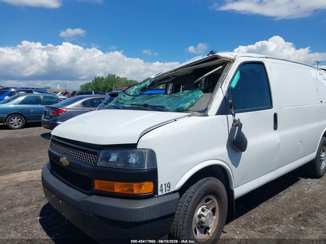 45417960 :رقم المزاد ، 1GCWGAFP5J1335752 vin ، 2018 Chevrolet Express 2500 Work Van مزاد بيع