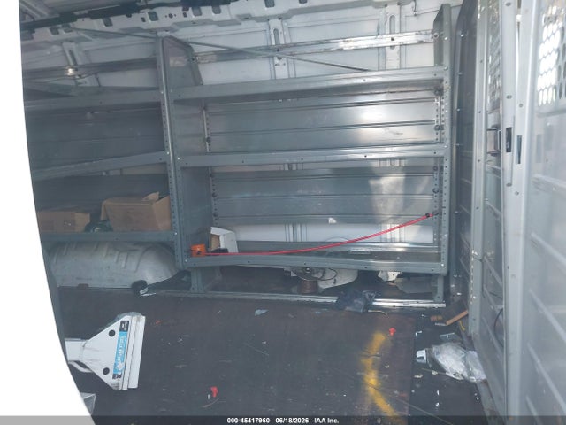 45417960 :رقم المزاد ، 1GCWGAFP5J1335752 vin ، 2018 Chevrolet Express 2500 Work Van مزاد بيع