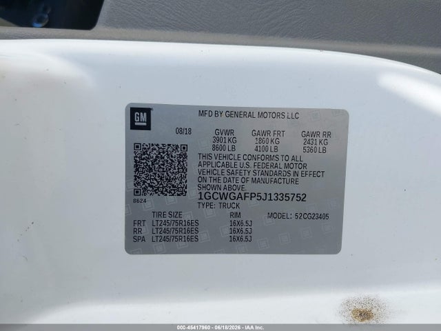 45417960 :رقم المزاد ، 1GCWGAFP5J1335752 vin ، 2018 Chevrolet Express 2500 Work Van مزاد بيع