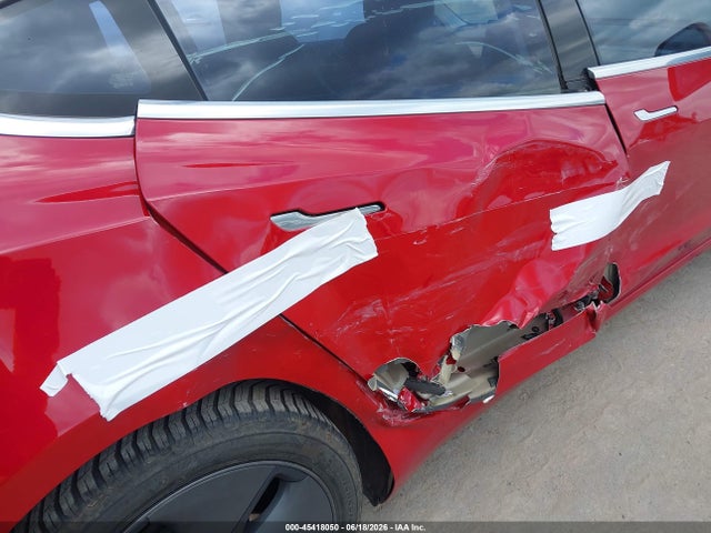 45418050 :رقم المزاد ، 5YJ3E1EA5JF051678 vin ، 2018 Tesla Model 3 Long Range/mid Range مزاد بيع