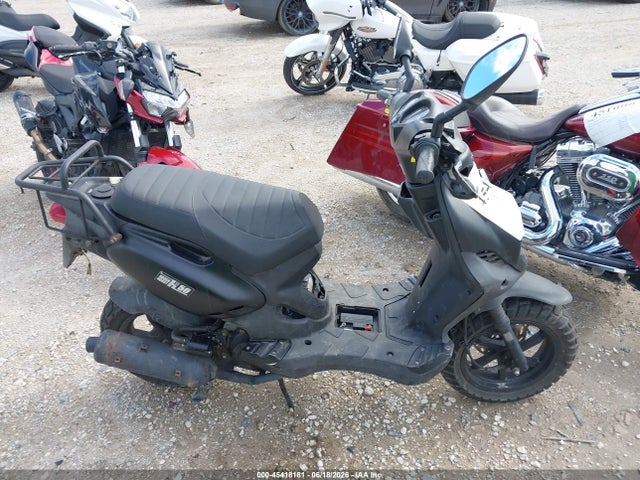 Genuine Scooter Co. Roughhouse 50 2020 RFVPMP200L1018219 Image 12