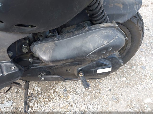 Genuine Scooter Co. Roughhouse 50 2020 RFVPMP200L1018219 Image 9