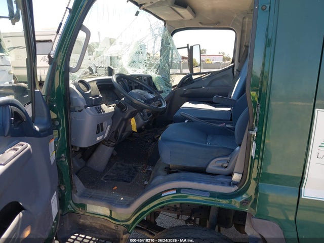 Mitsubishi Fec72w 2017 JL6BPH1A1HK002664 Image 16
