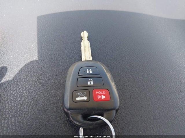 Продаж на аукціоні авто 2018 Toyota Corolla Se, vin: 5YFBURHE9JP812616, номер лоту: 45418234