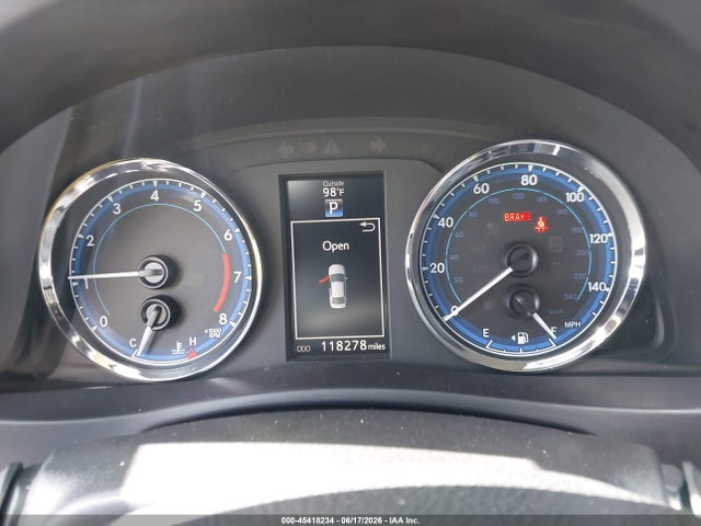 Продаж на аукціоні авто 2018 Toyota Corolla Se, vin: 5YFBURHE9JP812616, номер лоту: 45418234
