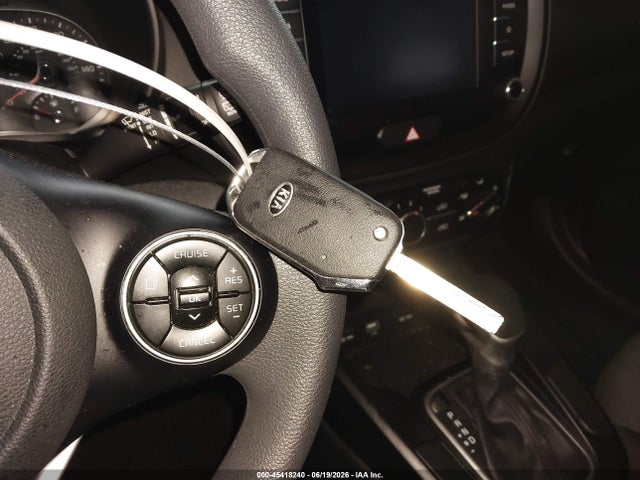 2021 Kia Soul S მანქანა იყიდება აუქციონზე, vin: KNDJ23AU5M7775246, აუქციონის ნომერი: 45418240