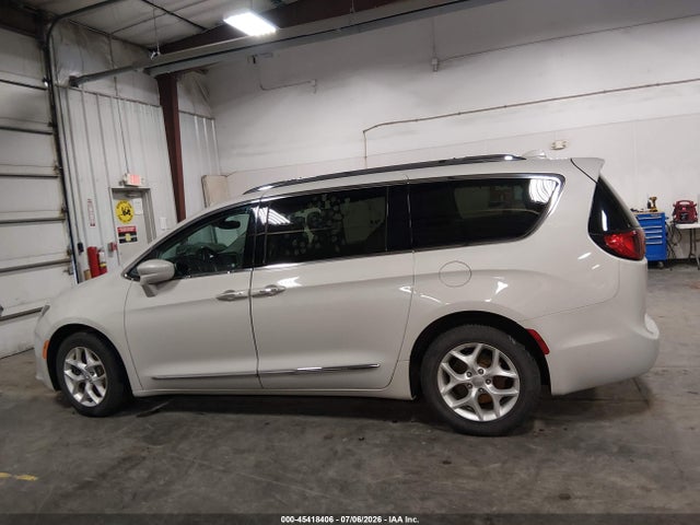 45418406 :رقم المزاد ، 2C4RC1EG3HR585569 vin ، 2017 Chrysler Pacifica Touring-l Plus مزاد بيع