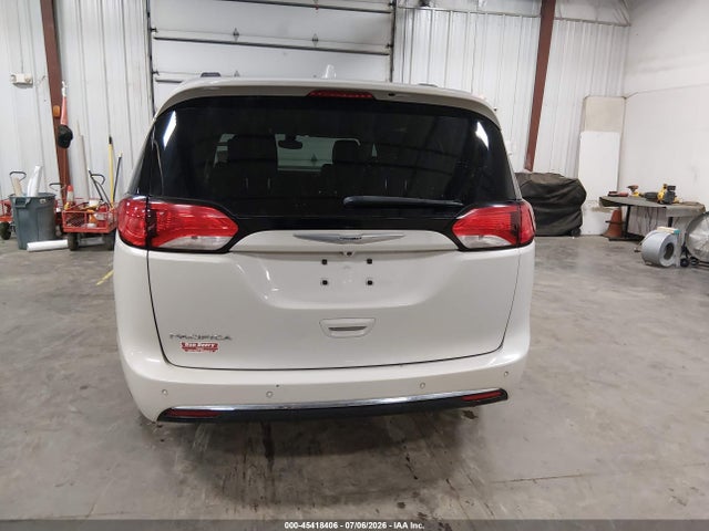 45418406 :رقم المزاد ، 2C4RC1EG3HR585569 vin ، 2017 Chrysler Pacifica Touring-l Plus مزاد بيع