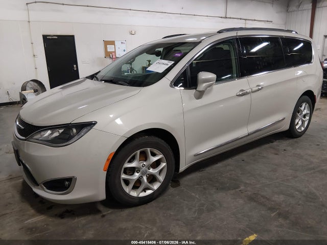 45418406 :رقم المزاد ، 2C4RC1EG3HR585569 vin ، 2017 Chrysler Pacifica Touring-l Plus مزاد بيع