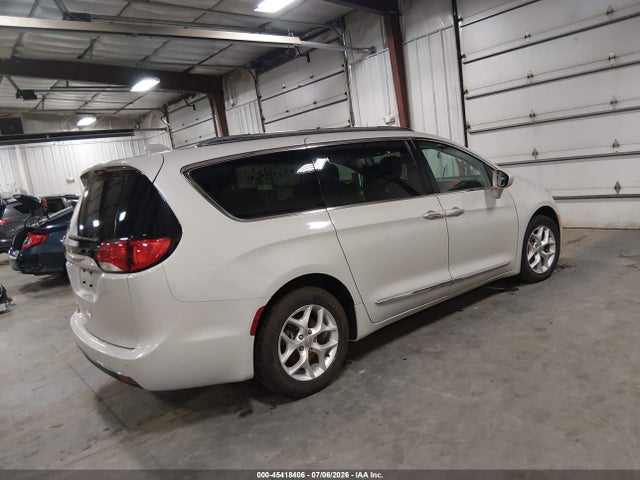 45418406 :رقم المزاد ، 2C4RC1EG3HR585569 vin ، 2017 Chrysler Pacifica Touring-l Plus مزاد بيع