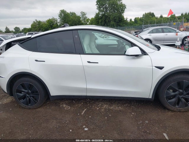 Продаж на аукціоні авто 2024 Tesla Model Y Long Range Dual Motor All-wheel Drive, vin: 7SAYGDEE2RF186989, номер лоту: 45418574
