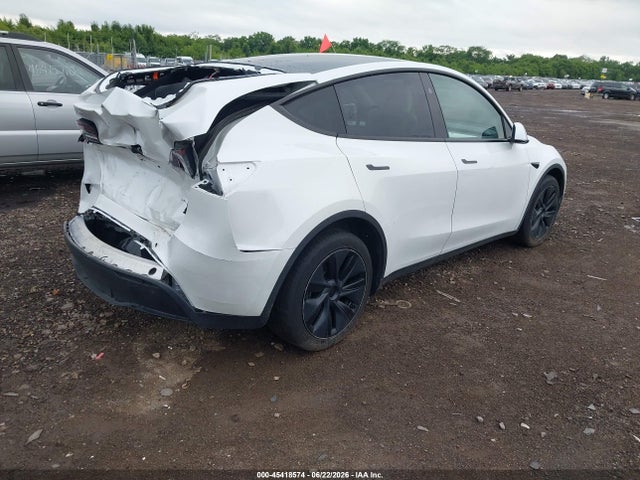 Продаж на аукціоні авто 2024 Tesla Model Y Long Range Dual Motor All-wheel Drive, vin: 7SAYGDEE2RF186989, номер лоту: 45418574