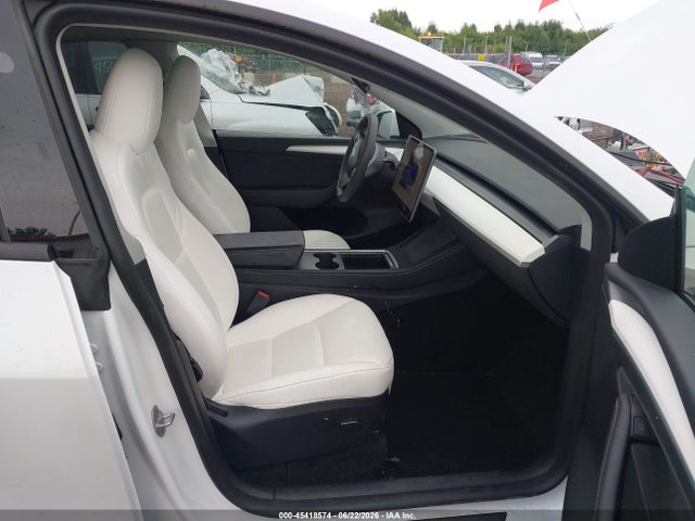 Продаж на аукціоні авто 2024 Tesla Model Y Long Range Dual Motor All-wheel Drive, vin: 7SAYGDEE2RF186989, номер лоту: 45418574