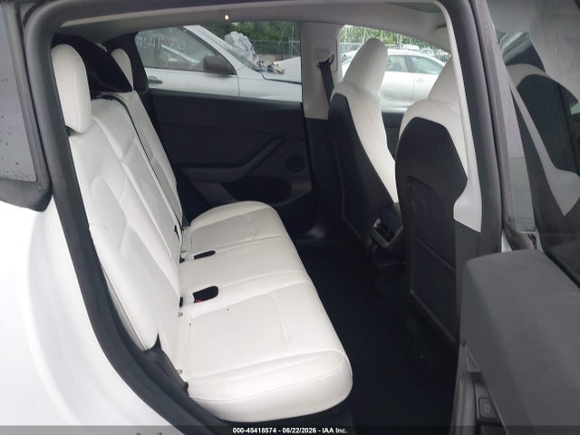 Продаж на аукціоні авто 2024 Tesla Model Y Long Range Dual Motor All-wheel Drive, vin: 7SAYGDEE2RF186989, номер лоту: 45418574
