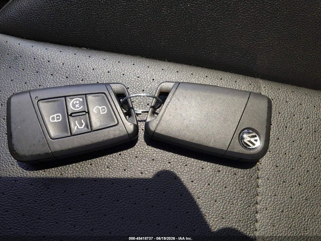 2018 Volkswagen Tiguan 2.0t Se/2.0t Sel მანქანა იყიდება აუქციონზე, vin: 3VV2B7AX7JM057822, აუქციონის ნომერი: 45418737