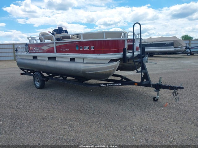 Suntracker 7j513tl15kb002824 2019 BUJ42131L819 main image