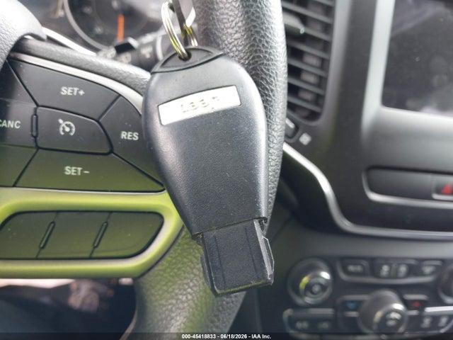45418833 :رقم المزاد ، 1C4PJLCBXLD639543 vin ، 2020 Jeep Cherokee Latitude Fwd مزاد بيع