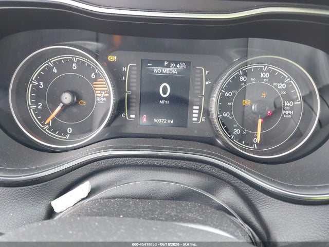 45418833 :رقم المزاد ، 1C4PJLCBXLD639543 vin ، 2020 Jeep Cherokee Latitude Fwd مزاد بيع