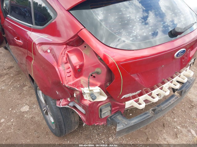 45419086 :رقم المزاد ، 1FADP3K23EL425317 vin ، 2014 Ford Focus Se مزاد بيع