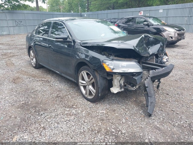 2014 Volkswagen Passat 1.8t Se მანქანა იყიდება აუქციონზე, vin: 1VWBT7A3XEC106296, აუქციონის ნომერი: 45419226