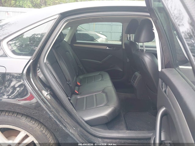2014 Volkswagen Passat 1.8t Se მანქანა იყიდება აუქციონზე, vin: 1VWBT7A3XEC106296, აუქციონის ნომერი: 45419226