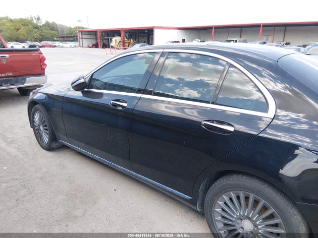2015 Mercedes-benz C 300 4matic მანქანა იყიდება აუქციონზე, vin: 55SWF4KB6FU018588, აუქციონის ნომერი: 45419244