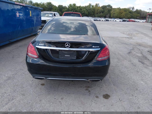 2015 Mercedes-benz C 300 4matic მანქანა იყიდება აუქციონზე, vin: 55SWF4KB6FU018588, აუქციონის ნომერი: 45419244