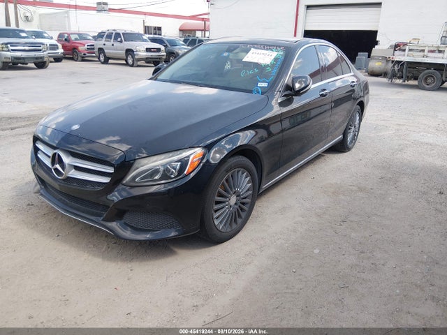 2015 Mercedes-benz C 300 4matic მანქანა იყიდება აუქციონზე, vin: 55SWF4KB6FU018588, აუქციონის ნომერი: 45419244