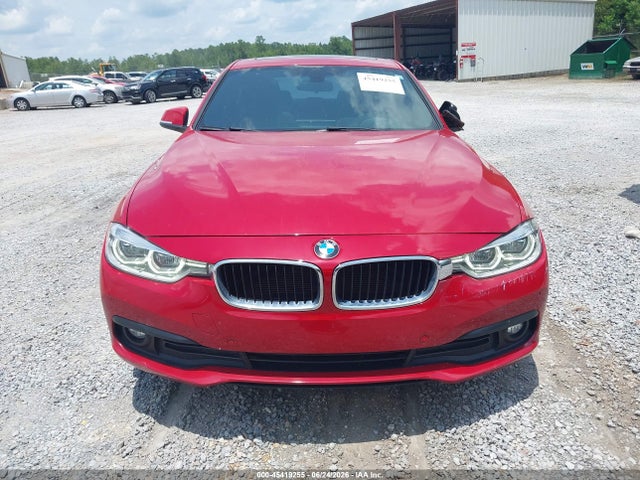 BMW 320i 2018 WBA8A9C59JK623082 Image 13