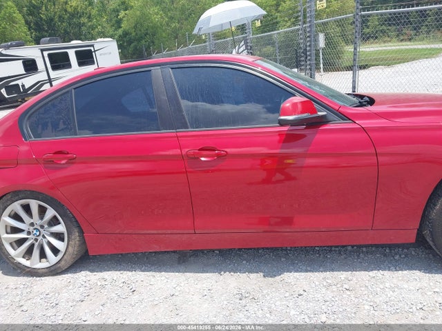 BMW 320i 2018 WBA8A9C59JK623082 Image 14