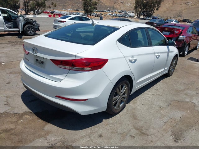 5NPD84LF0JH220521 Hyundai ELANTRA SEL