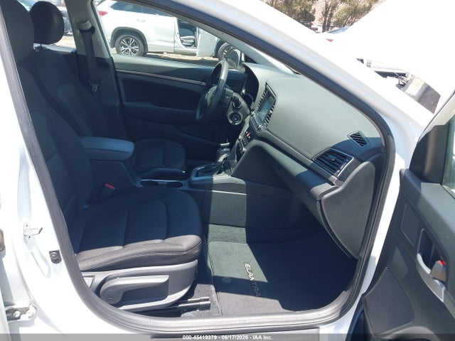 5NPD84LF0JH220521 Hyundai ELANTRA SEL