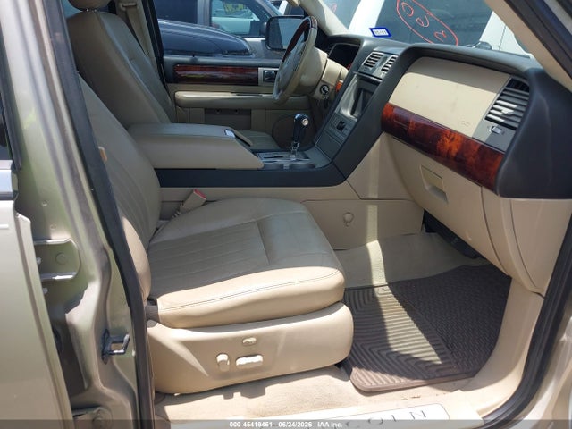 Продаж на аукціоні авто 2006 Lincoln Navigator Luxury/ultimate, vin: 5LMFU27526LJ14402, номер лоту: 45419451