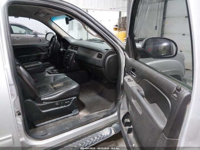 45419535 :رقم المزاد ، 1GNUKJE39AR177428 vin ، 2010 Chevrolet Suburban 1500 Lt1 مزاد بيع