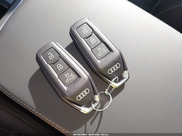 45419609 :رقم المزاد ، WA125AGU3T2013918 vin ، 2026 Audi Sq5 مزاد بيع