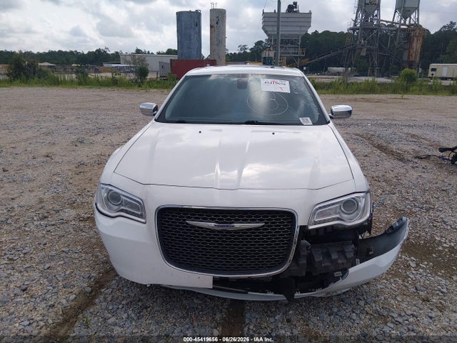 Chrysler 300 Limited 2019 2C3CCAEG1KH634193 Image 13