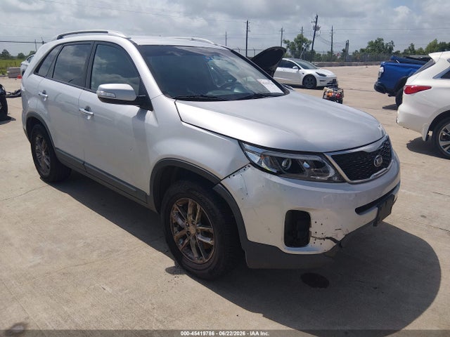 KIA SORENTO LX 2014 5XYKT3A69EG523300 Image 1