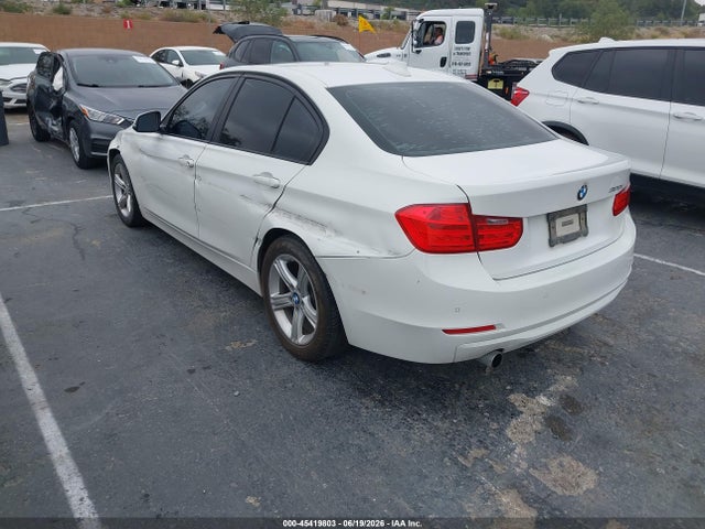 BMW 320i 2015 WBA3B1G52FNT07905 Image 3