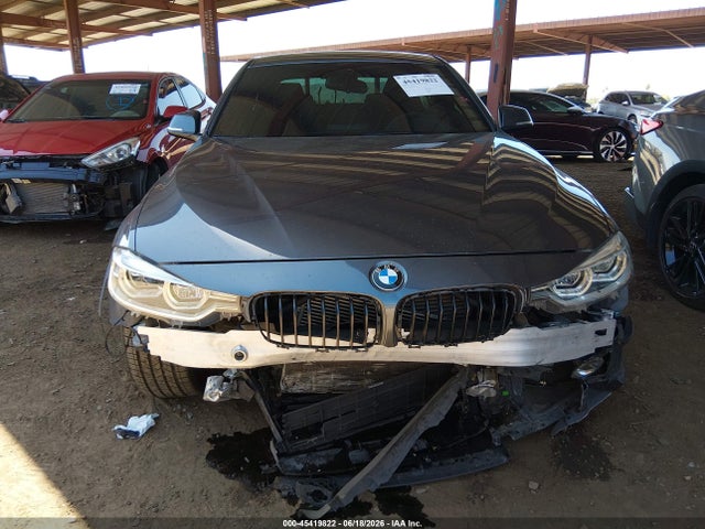 45419822 :رقم المزاد ، WBA8E1C59JA762785 vin ، 2018 Bmw 330e Iperformance مزاد بيع