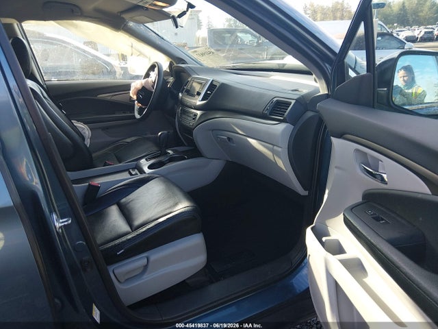 Honda PILOT LX 2016 5FNYF6H16GB006401 Image 17
