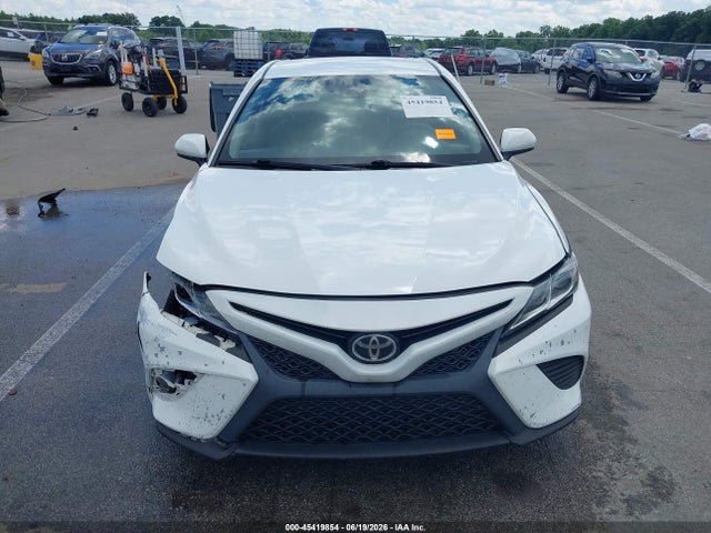 4T1B11HK8JU523919 Toyota CAMRY SE