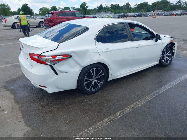 4T1B11HK8JU523919 Toyota CAMRY SE