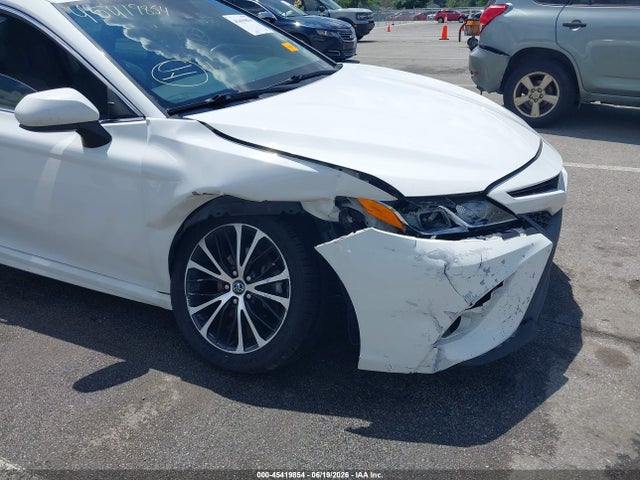 4T1B11HK8JU523919 Toyota CAMRY SE